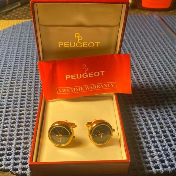 Vintage Peugeot dress Cuff Links gold tone - Picture 2 of 5